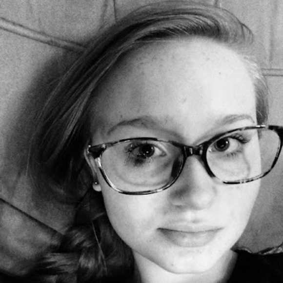 Meet your Posher, Emilie - Picture 1 of 1